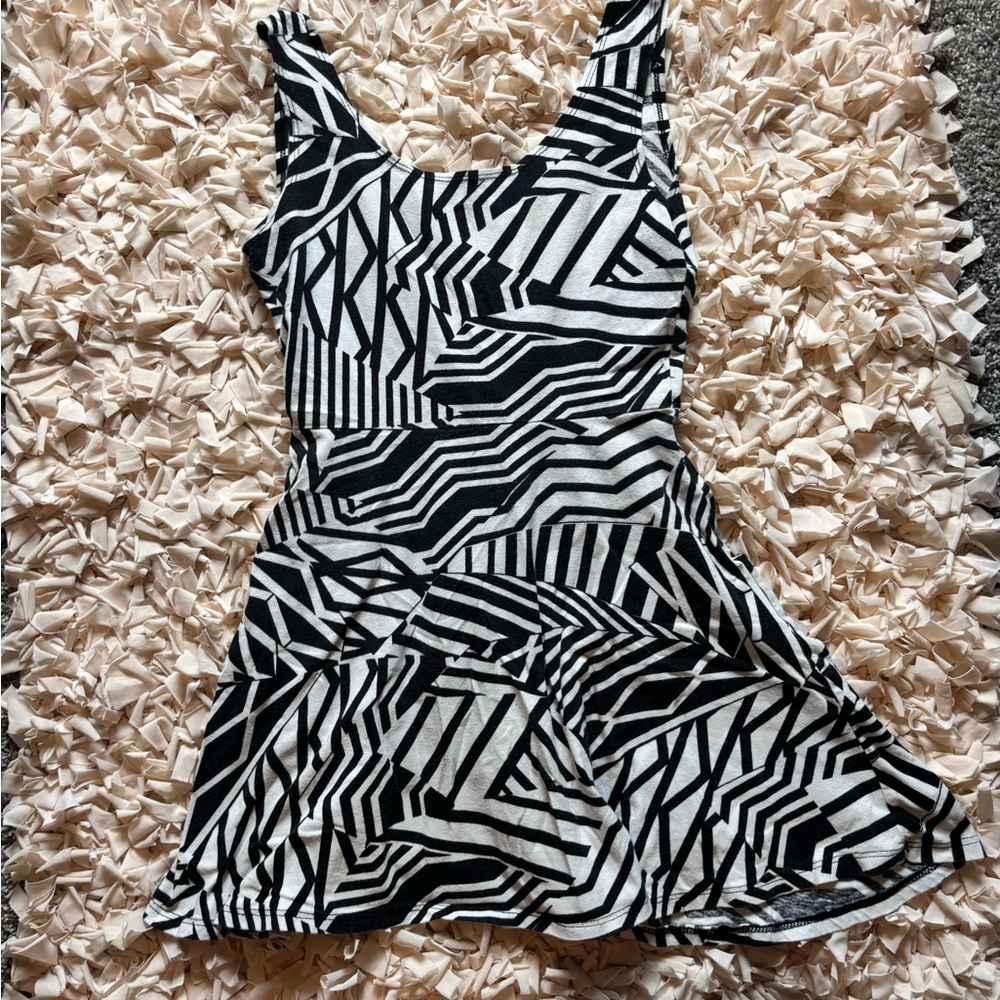 a'gaci Monochrome Abstract Mini Dress